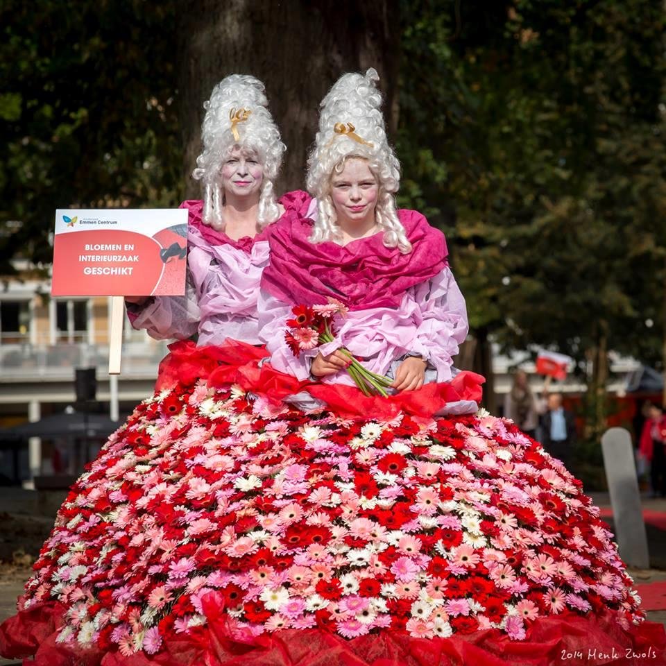 Met passie voor bloemen eigenaar Bloemen en Interieurzaak Geschikt. De trend van dit moment....www.bloementaartemmen.nl