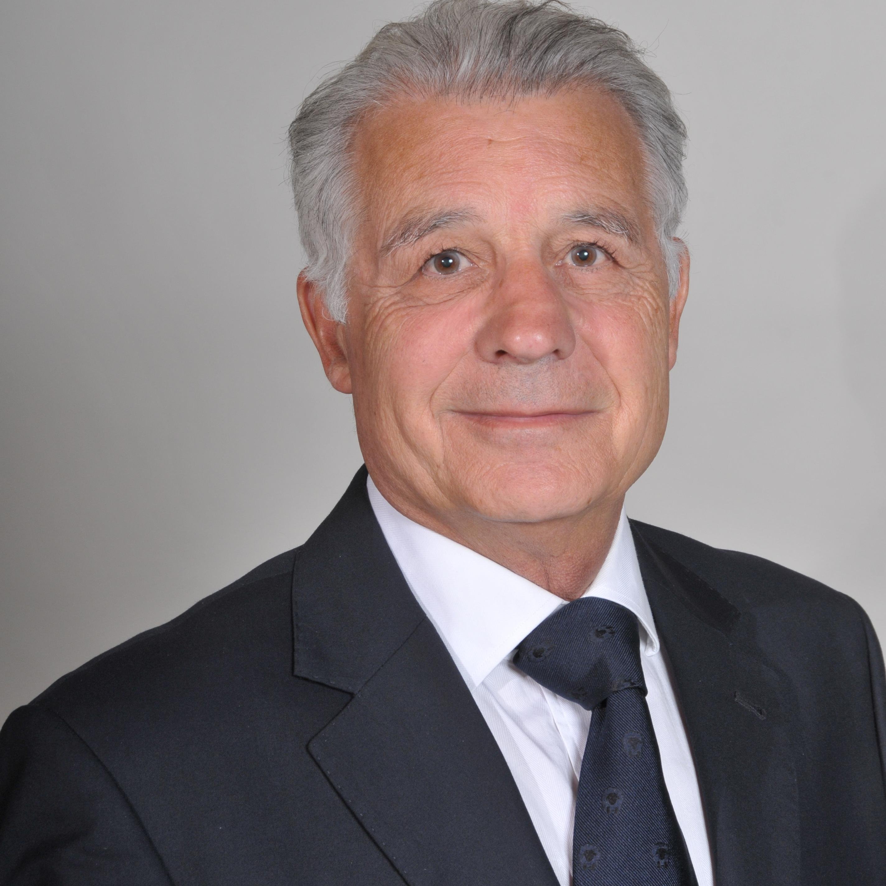 Ingénieur œnologue; Président Régional du CDR, Citoyens Démocrates et Républicains. Membre fondateur de l'UDI , C M de Castelnau le Lez. Président d'ADEC-SUD.