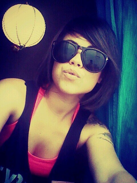 viviendo el momento que la vida me esta ofreciendo..vive el dia a dia como si fuera el ultimo :)