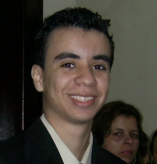 Grau_uarG's profile picture. Esqueçam a tia que aparece na foto ao lado, ela não faz parte da minha família :B