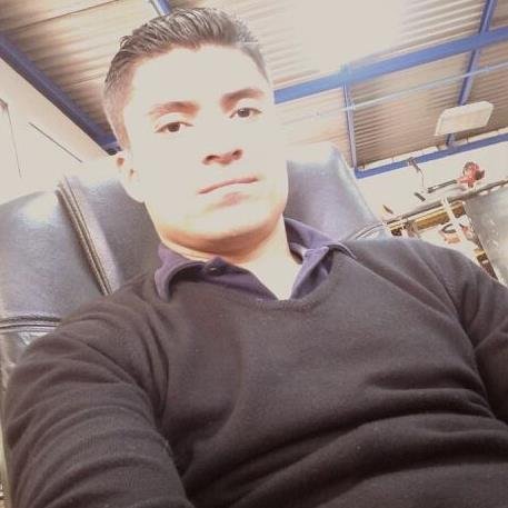 Mi fuerza y debilidad son lo mismo, yo tengo buena voluntad y estupidamente tengo que tratar lo que sea. Si pienso que es remotamente posible, lo hago