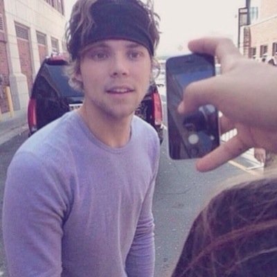 hoodnessx's profile picture. @irwinsity