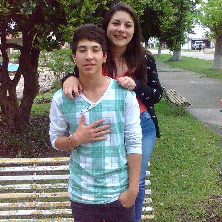 Un gran error es arruinar el presente recordando un pasado que ya no tiene futuro.

Solo entiende mi locura, quien comparte mi pasión- CARP♥
 06/08/14 C y J♡