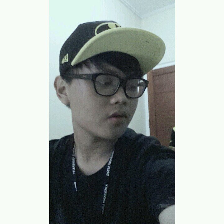 ocirlimmm's profile picture. proud to be united fans #mufc. saint aquino. #10 #8 #39