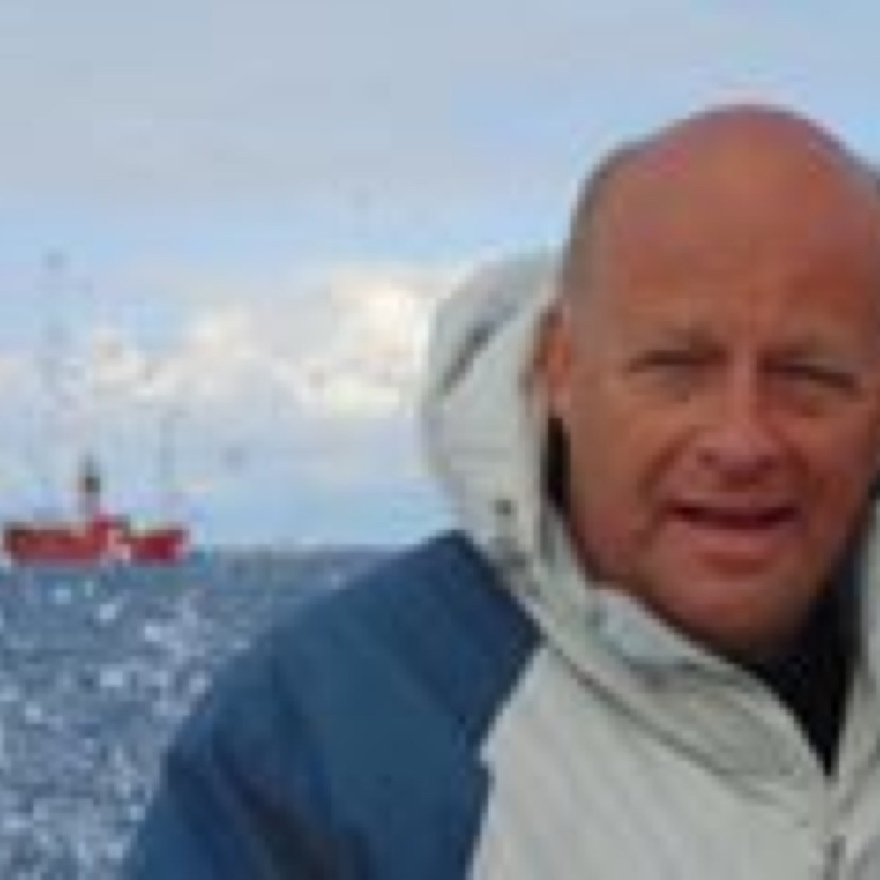 Respected radio presenter of classic/new rock + experienced pilot. Director of Music Radio Seagull 1602AM/DAB/on-line worldwide Thursdays 7-10AM/1900-2200CET