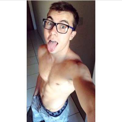 Carlos ? fica dificil fala
fofo
gato 
gostoso 
humilde 
uma mantega 
um principe 
cansei de ecrever