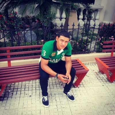 Soy Una Persona, Sincera, Humilde, Amigable, que le gusta Aprende, Enseñar y especialmente Ayudar a los demás. Follow me :) y luego te Doy Follow Back.