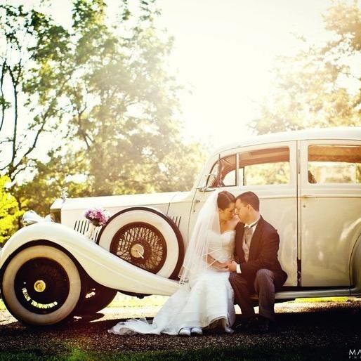 Royale Limousine is a family owned transportation company providing excellent service for all of your transportation needs.
