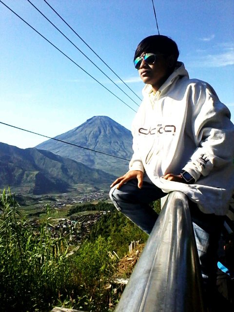 kami pelopor bukan pengekor I kami rakyat bukan bangsat I pencet tombol follow ne nak apik :D