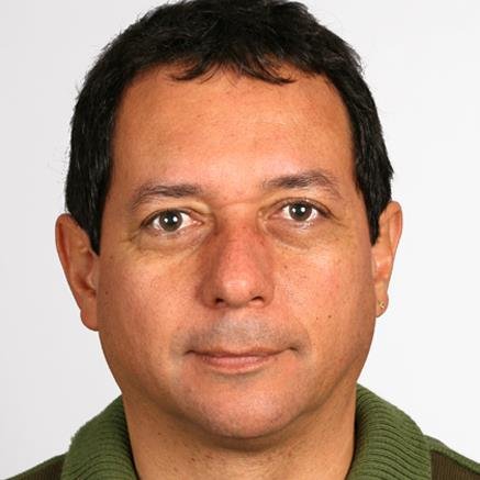 Economista y Administrador (MBA). Estructurador de negocios, finanzas internacionales en proyectos de gran envergadura cubriendo mas de 40 paises.