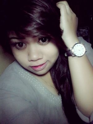 sedikit sembeb,manja,bawel,pemarah tp setia dan rajin menabung:) :)
