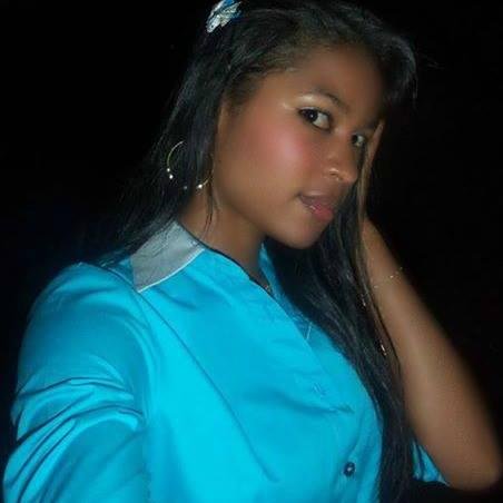 Soy una persona capaz de alcanzar sus sueños, y lograr sus adjetivos, sin importar que las personas me bajen el autoestima :)
