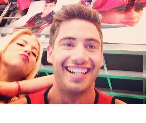 fanática de @combatearg, me encantan florencia vigna y nicolas occhiato