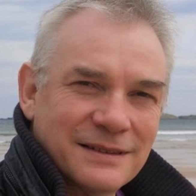 NVC Facilitator, Energy Healer, Natural Builder, Permaculturist, IT Consultant, Project Manager...