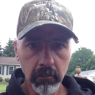 Proud and slightly twisted father of the most awesome 17 year old in the world. Reasonably decent golfer. Fungi.