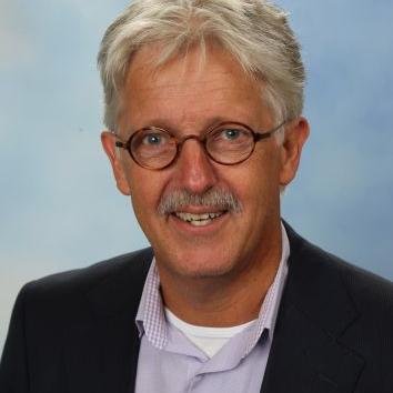 Pensionado - voormalig bestuurder VO - startend onderzoeker - studeerde pedagogiek en theologie