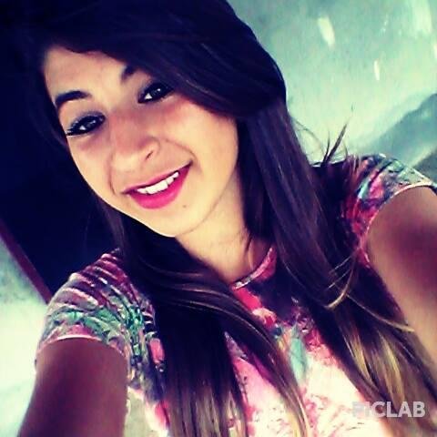 Hoje eu tô assim, amando quem me ama, esquecendo quem me esqueceu e fazendo de terceira opção quem me fez de segunda.