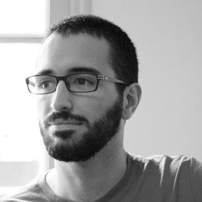 Partagé entre mes trois passions, le développement, le design et la musique. Alors on fait de tout !