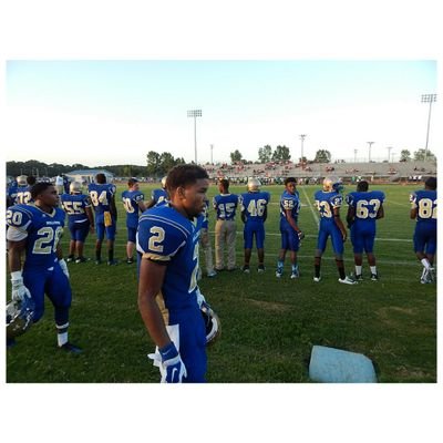 I play for Natchez high I play running back #2 run a 4.38 in the 40 I run track