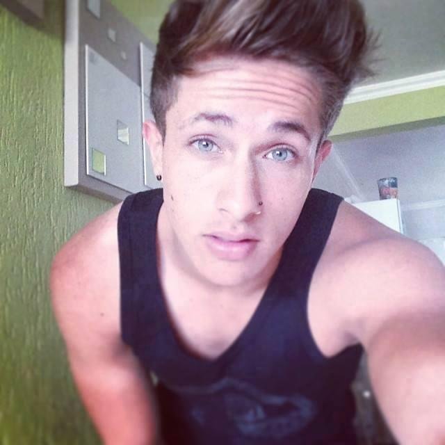:3 !! My LiFe !! @Mo My ViDa !! 3 DiVeRtIDad !!