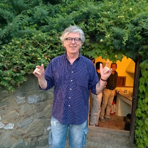 valcareggif's profile picture. 