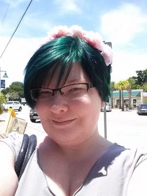 MrsElfman's profile picture. Nerd, fangirl, lover of art, pop culture, music & movies, and beauty enthusiast.