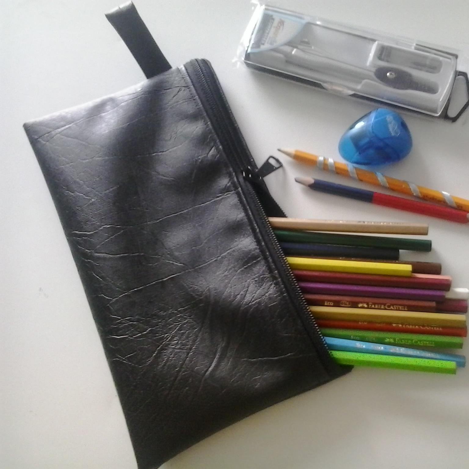 Todo lo relacionado con manualidades, artesanía, diseños, corte y confección, lencería, muñequeria.