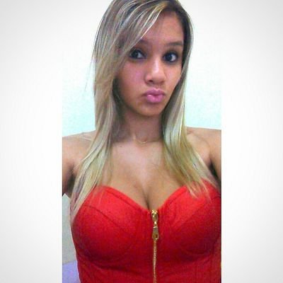 - A luz que me guia é bem mais forte que os olhos que me cercam ! ✌