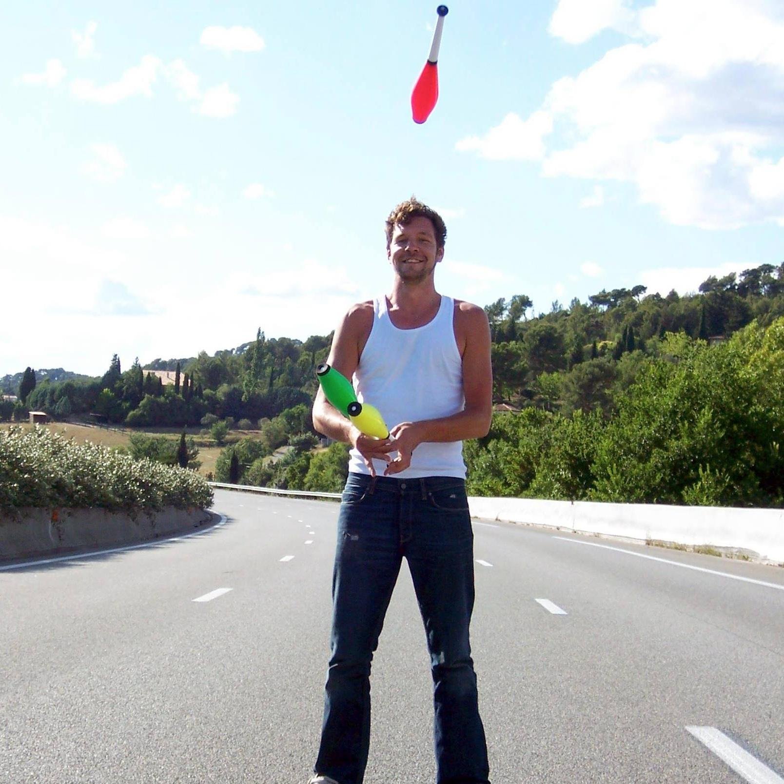 Co-founder Yugen kombucha, Entrepreneur, startup adviser, Brandbuilder. AIMS IN LIFE: Be happy, Become who you really are