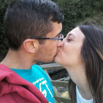 siempre por ayudar a los demas. No hagas lo que no t gustaria que t hicieran a ti, mi lema y QUERER MUCHO A MI CUQUILLA MI VIDA(L)