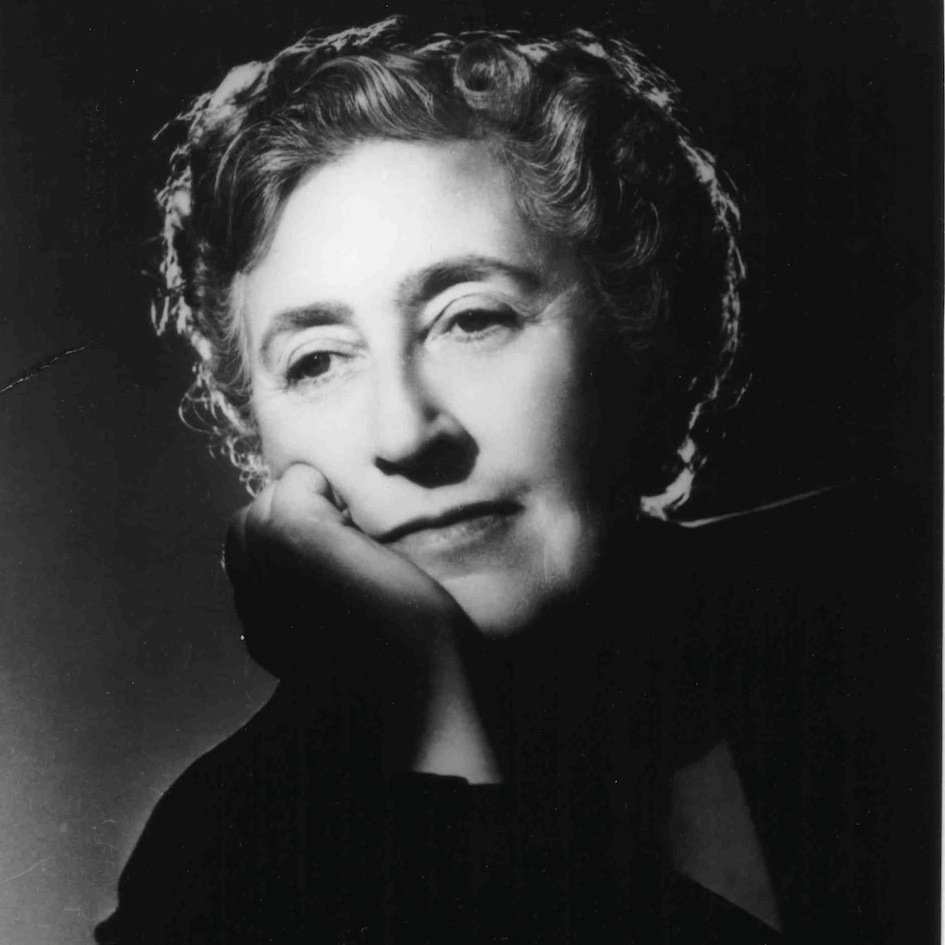Agatha Christie aficionado; food, booze & coffee enthusiast; and writer for @TheSpadeMag