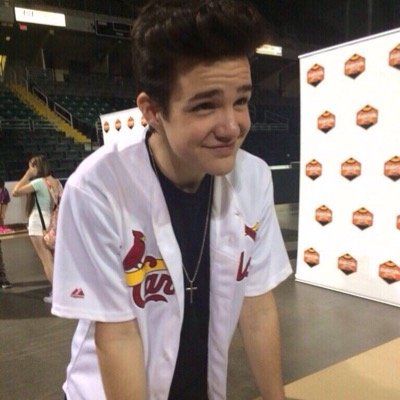 I HAVE A DEAL WITH CARTER. PLEASE HELP ME TO WIN BY RT-ING THIS!! ITS A VER BIG HELP PLEASE https://t.co/aCUF5hpity