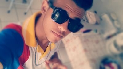 '' Não existe medo que me faça desistir . ''