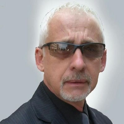 Artista plástico, Educador, investigador nato, asesor e interesado por la vida