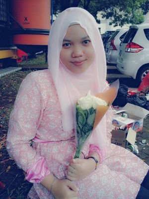 ProvaniaSukma's profile picture. 