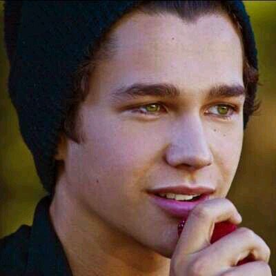 love AUSTIN MAHONE AND SHAWN MEGIRA