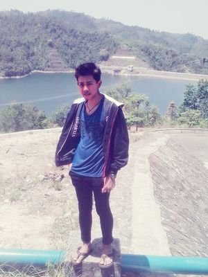 afrizalmaulan7's profile picture. 