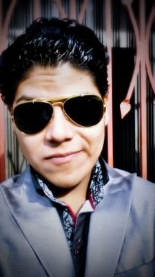 Chicooo Guapoo Muy papi
Fresa,Mamonn,Vanidozoo,Culero Desmadrozo.
sere lo q Kieras Pero Nunka Seras = q Yo A porsierto tu Envidia es Mi Fama