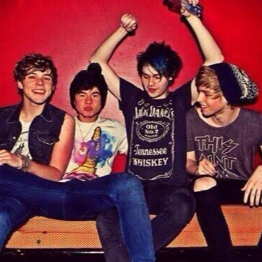 Follow @dms_help & @jadetan5sos RT and FAVE the link and TAG CALUM