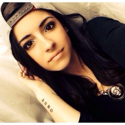 hellashouse's profile picture. 