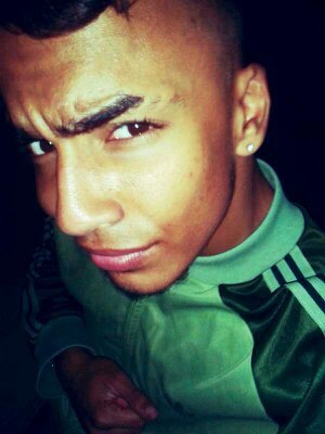 «Je kiffe reçevoir de l’amour mais j’ai la flemme d’en donner. Peur de m’faire baiser la gueule, vu que l’amour rend aveugle. »#TeamAlgerie #TeamWahran #Team213