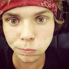 i love CALUM ASHTON LUKE Y MIKE