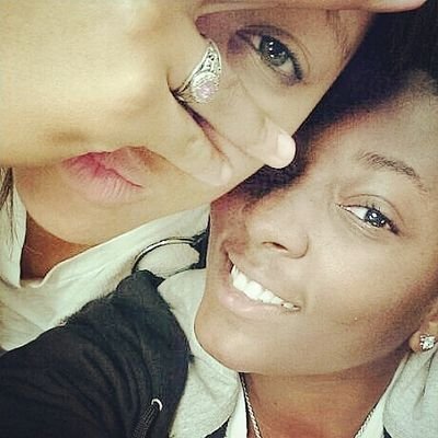 °kiara / 18/ louisville ky/ polite asshole /  happily taken♡ / talk business $$$ or keep it movin / follow me on IG @queenkii502