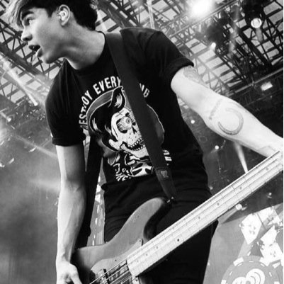 bc i gave you a free follow RT this link https://t.co/cthCRjbJPU and @5soscalumxxx will follow you!❤️LOVE YOU❤️
