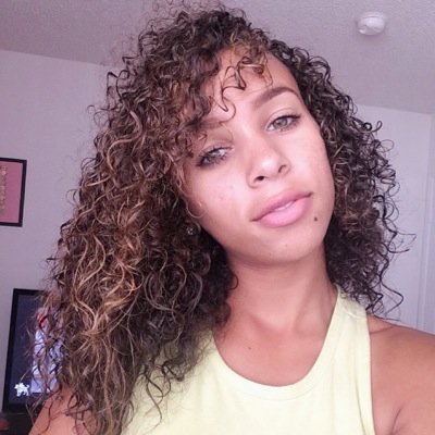 _DeirdreWood's profile picture. No I don't have a twitter or insta. -David