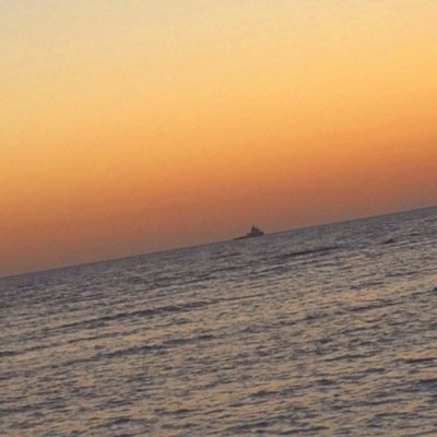 لاٲعلمُ ' متى سترآهُـم عيني ولگن الذي أعلمُہ ٲنہُـم هُنا : ♥ !