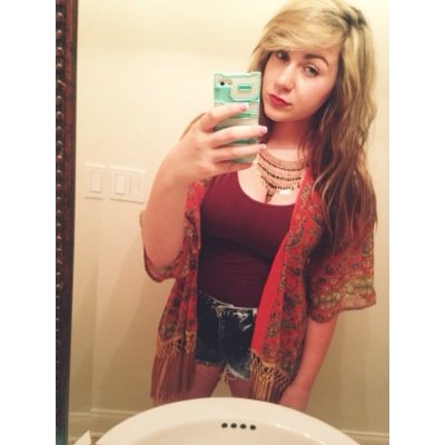 Alexa. 20. Orlando. Fitness. Yogi. Free spirit.
