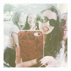 Free Follow from @LovatoftCaminah :)  
Can u plz follow back that acc?