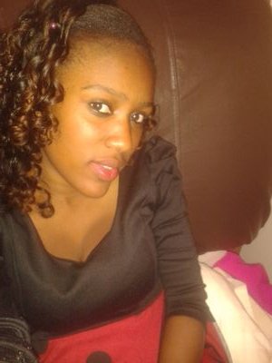 sou simples e simpatica , amo quem me ama ate quem me odeia