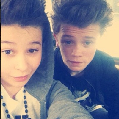 FAN of bars and melody, ariana grande, janoskians. follow me and i will follow back